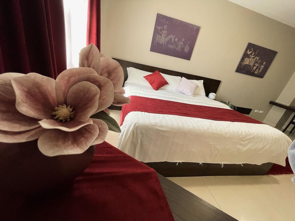 Hotel Meg Jerevan Eksteriør bilde